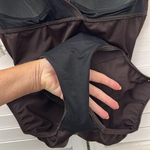 Trimshaper Swimsuit Size 10 One Piece Dark Muted Purple - Picture 11 of 14